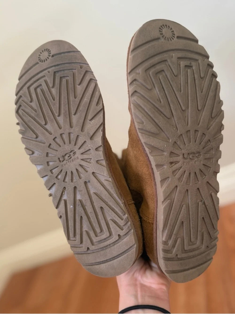 UGG Low Pro Short Perf 2 1004857 Tan Suede Boots Size 7